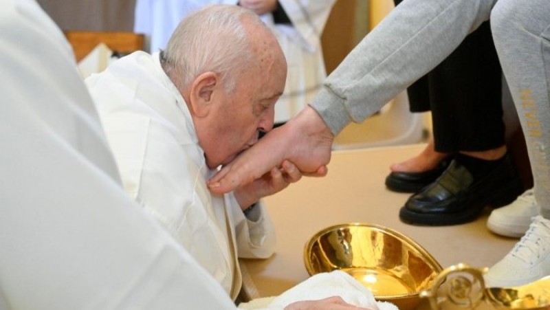 ĐTC Phanxicô chủ sự Thánh lễ Tiệc Ly và rửa chân cho các tù nhân nữ tại nhà tù Rebibbia