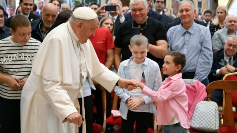 ĐTC Phanxicô gặp gỡ các thành viên và gia đình của Hội Thánh Phêrô  (VATICAN MEDIA Divisione Foto)