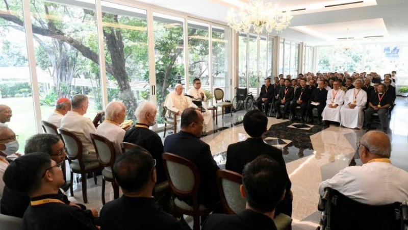 ĐTC Phanxicô gặp các tu sĩ Dòng Tên tại Indonesia