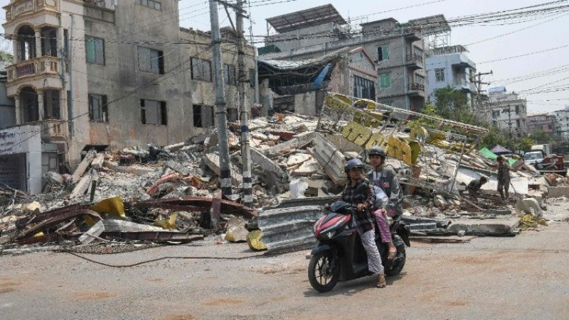 Cảnh đổ nát do động đất tại Myanmar