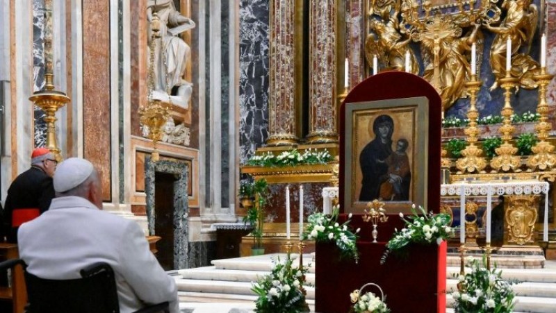 Đức Thánh Cha Phanxicô kính viếng Đức Mẹ Phần rỗi của dân thành Roma