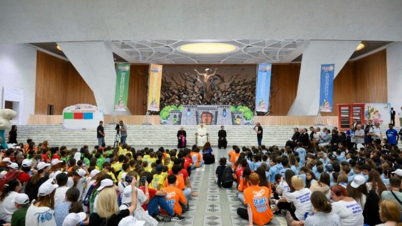 Đức Giáo hoàng mở rộng quyền lợi cho cha mẹ làm việc tại Vatican