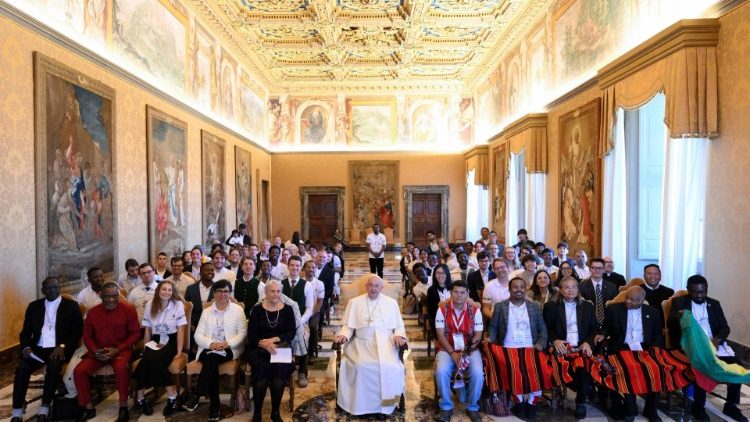 ĐTC Phanxicô gặp nhóm sinh viên Công giáo quốc tế Pax Romana  (VATICAN MEDIA Divisione Foto)