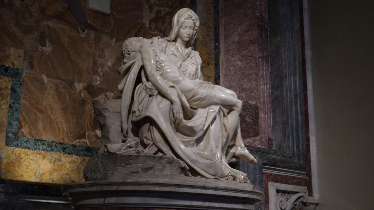 Tượng Đức Mẹ Pietà được đặt trong Đền thờ Thánh Phêrô