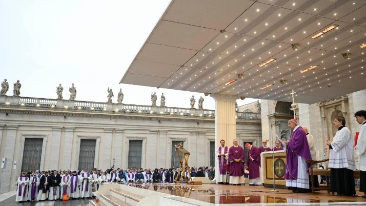 Thánh lễ của các đoàn hành hương của tổng giáo phận Napoli và các giáo phận khác