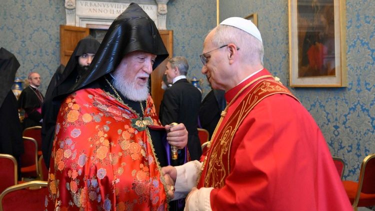 Đức Thánh Cha Lêô XIV và Đức Thượng phụ Aram I, Thượng phụ Giáo hội Armenia Tông truyền Tòa Cilicia