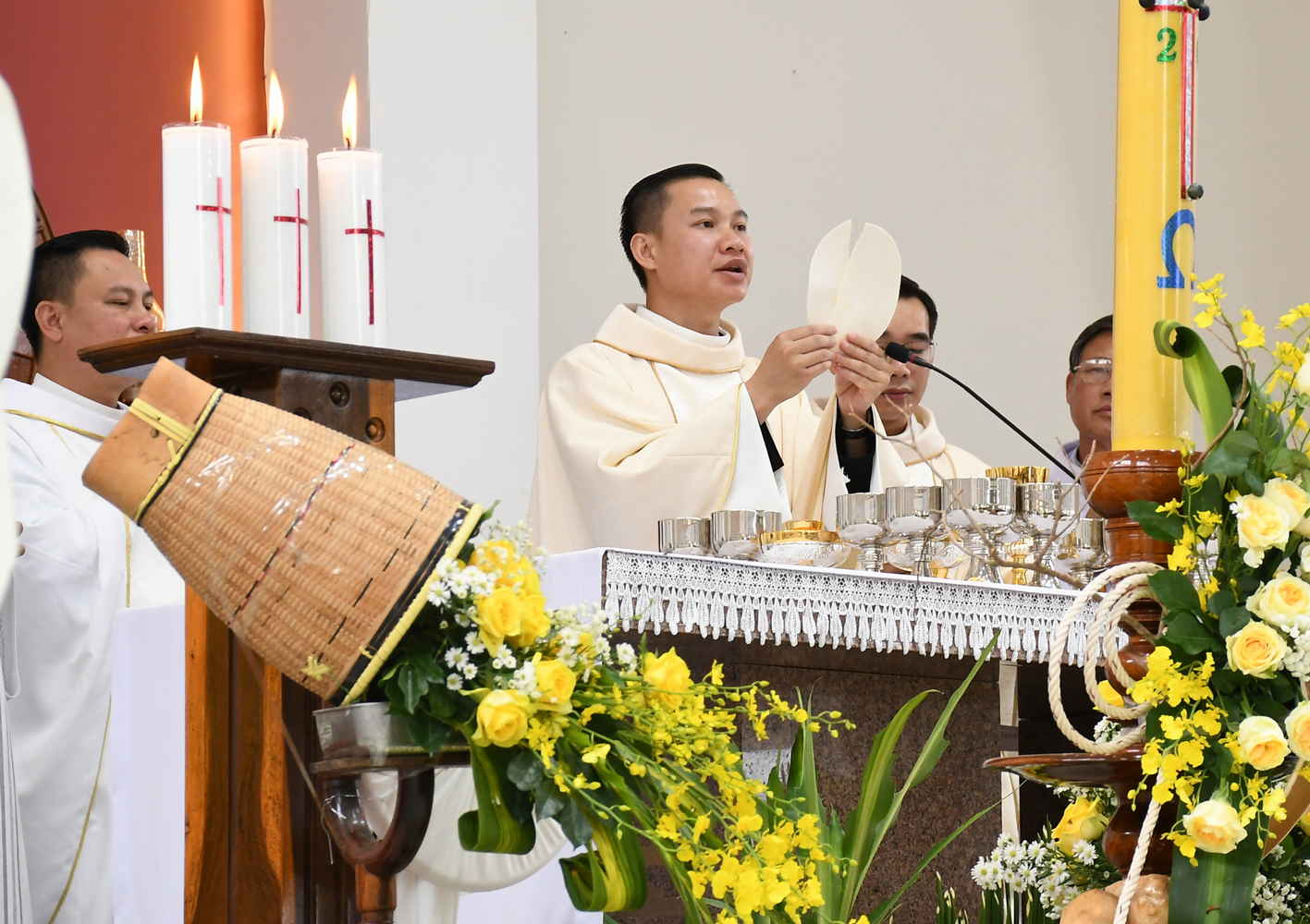 Vinh Hương: Thánh lễ tạ ơn của Tân Linh mục Phêrô Nguyễn Duy Khâm