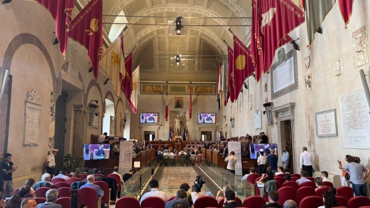 Buổi ký kết Tuyên ngôn Roma về giải trừ vũ khí hạt nhân và về trí tuệ nhân tạo